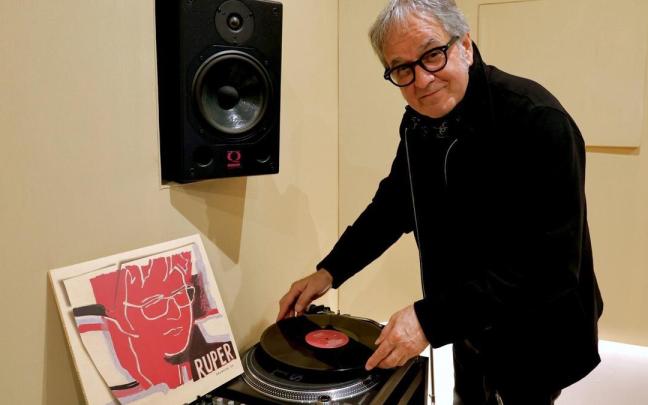 Ruper Ordorika presentando su penúltimo disco, 'Bakarka'.
