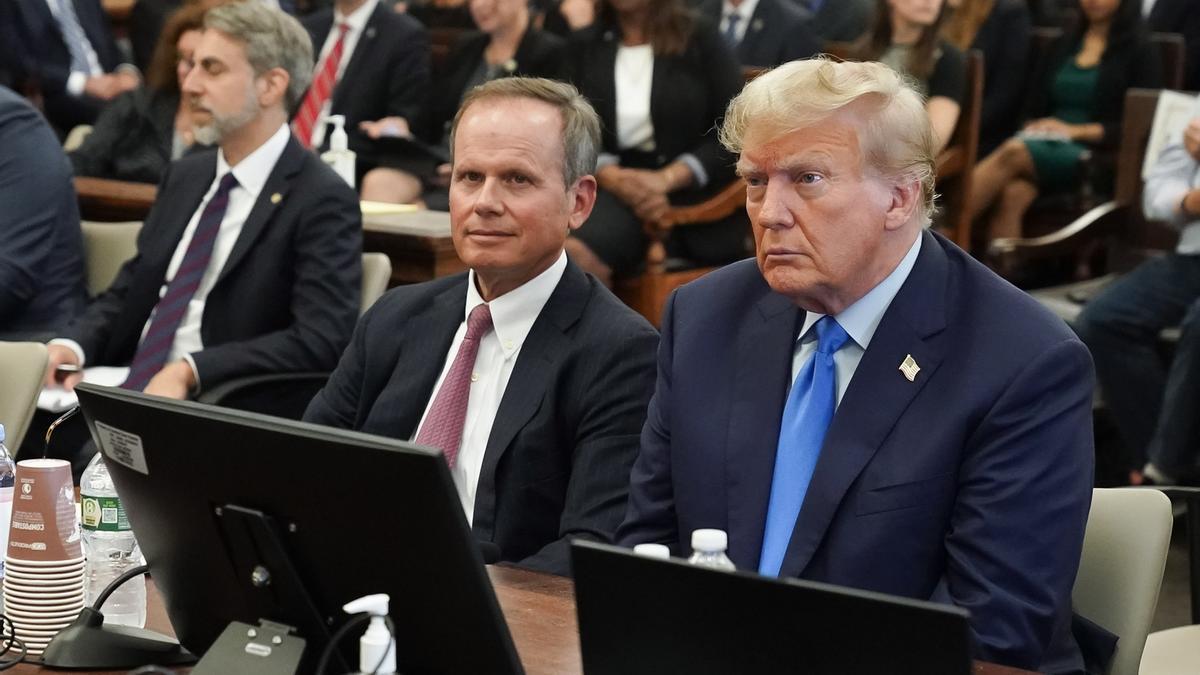 El expresidente de EE.UU. Donald Trump, ayer durante el juicio por fraude fiscal.