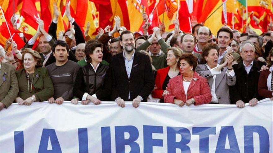 El PP de Rajoy respaldó numerosas marchas contra Zapatero: desde el aborto hasta el diálogo con ETA.