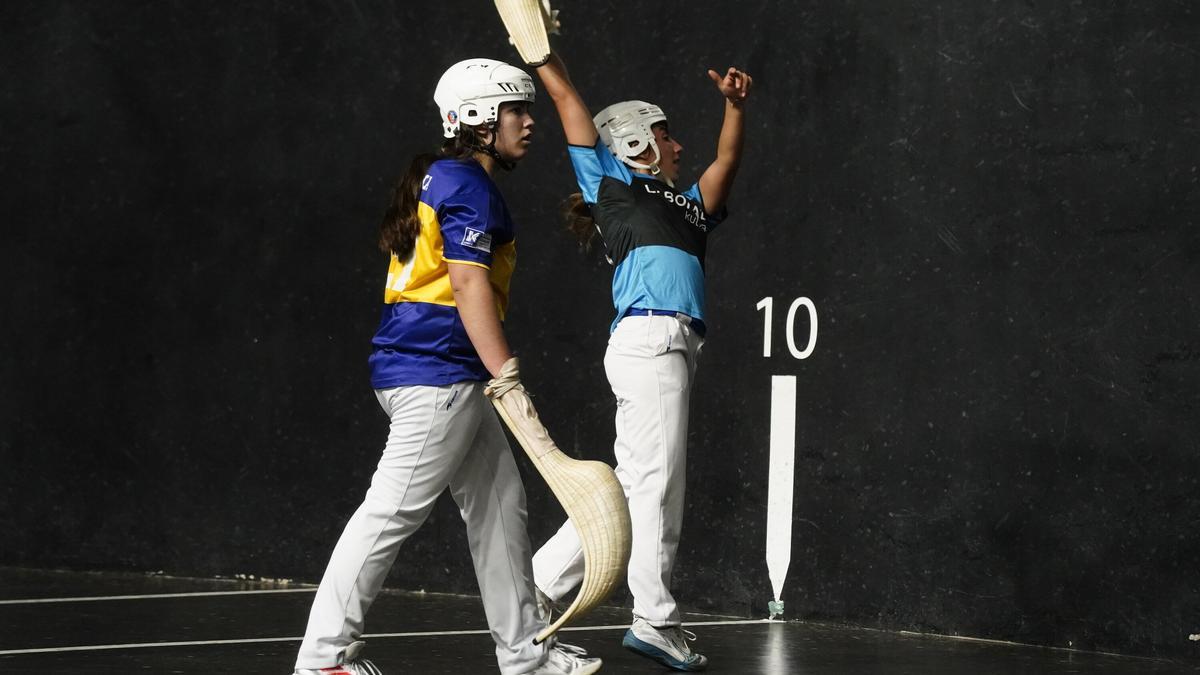 Helena Barrenetxea y Arai Lejardi, finalistas del Euskotren Women Winter Series de Durango al derrotar a Ihart-Maia