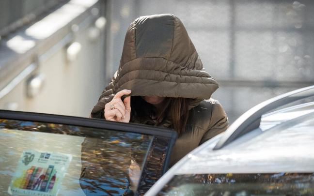 La exmilitante socialista Leire Díez a su salida de la Audiencia Nacional