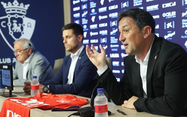 Braulio Vázquez durante la presentación de Alessio Lisci. Foto: OSKAR MONTERO