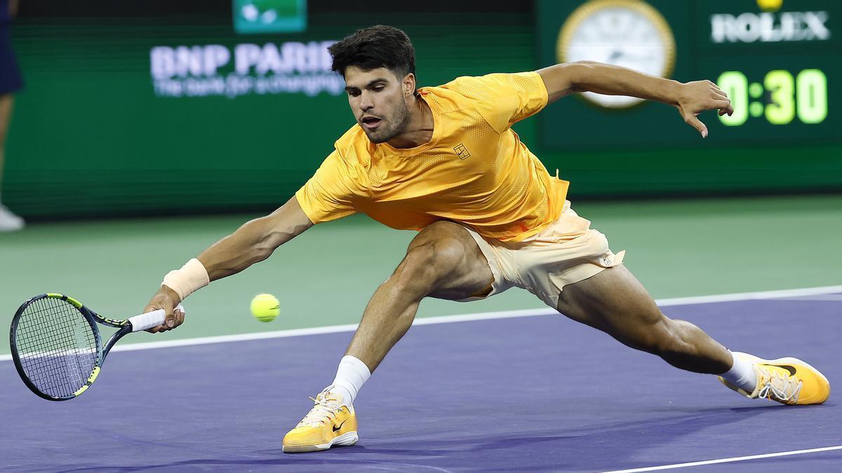 Carlos Alcaraz, durante el partido de Indian Wells contra el francés Arthur Rinderknech.