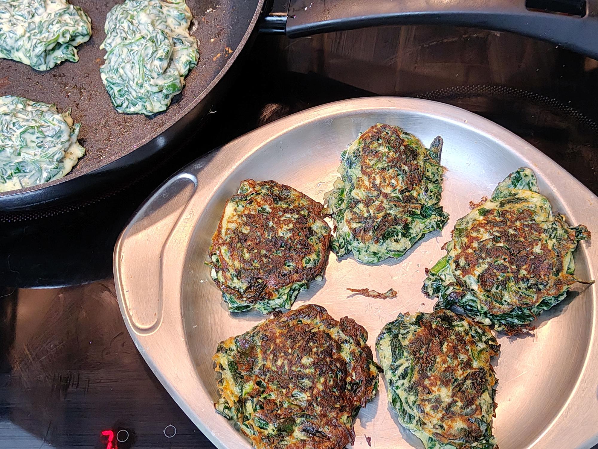 Los buñuelos de espinaca y queso ricota.