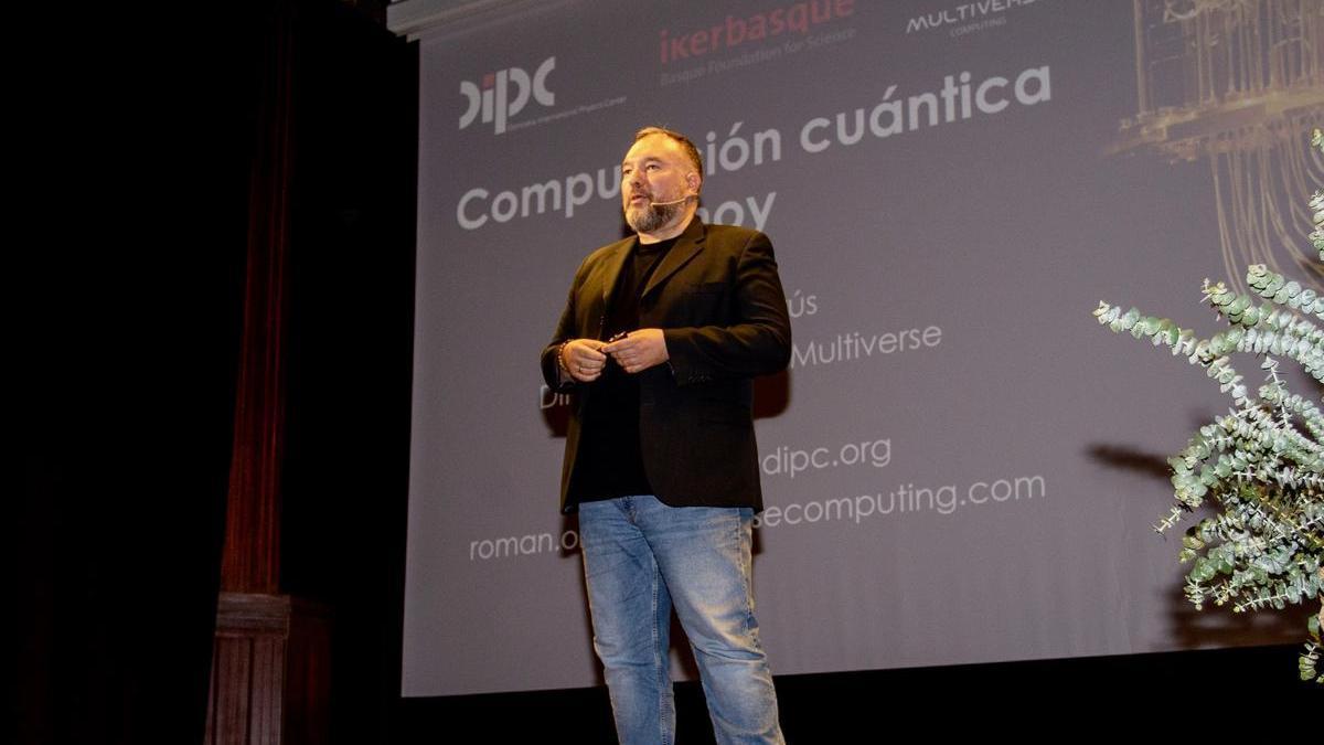 Román Orús, en la conferencia organizada por ZarautzOn.