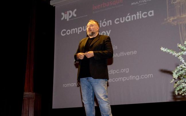 Román Orús, en la conferencia organizada por ZarautzOn. / ZarautzOn Román Orús, en la conferencia organizada por ZarautzOn.