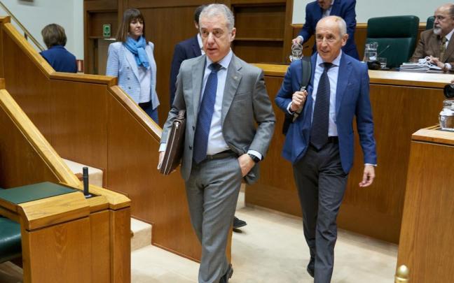 El lehendakari a su llegada al Parlamento Vasco.