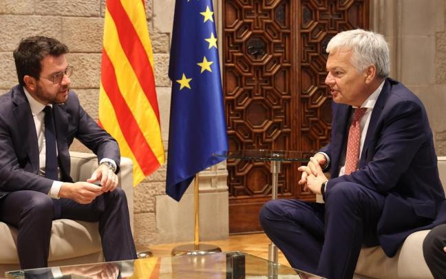 El presidente de la Generalitat, Pere Aragonès, y el comisario Didier Reynders, en una imagen de archivo.