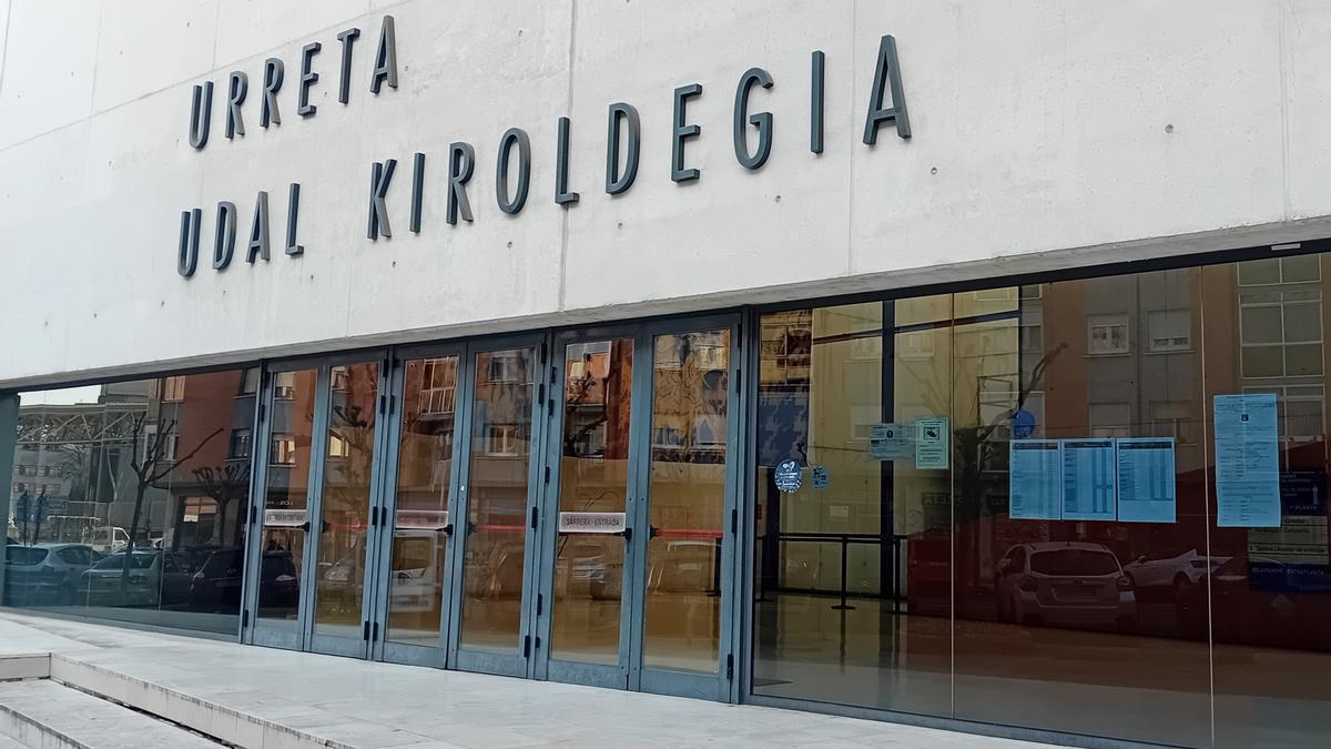 El polideportivo de Urreta permanecerá cerrado desde este martes y hasta el 31 de agosto