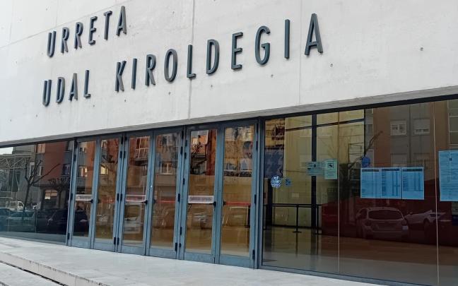 El polideportivo de Urreta permanecerá cerrado desde este martes y hasta el 31 de agosto