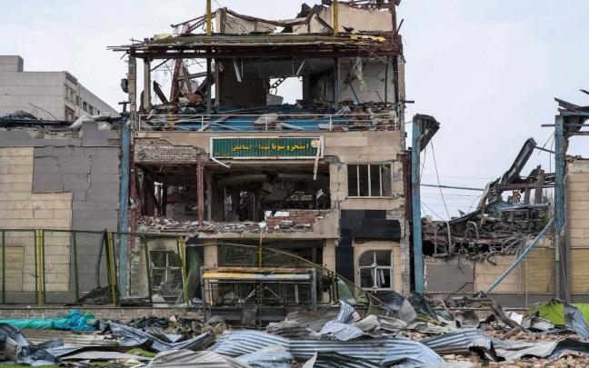 Edificio bombardeado en Teherán.