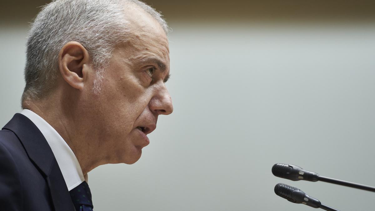 El lehendakari, Iñigo Urkullu, durante el pleno de control al Gobierno en el Parlamento Vasco