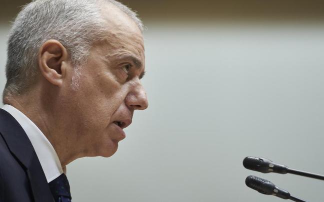 El lehendakari, Iñigo Urkullu, durante el pleno de control al Gobierno en el Parlamento Vasco