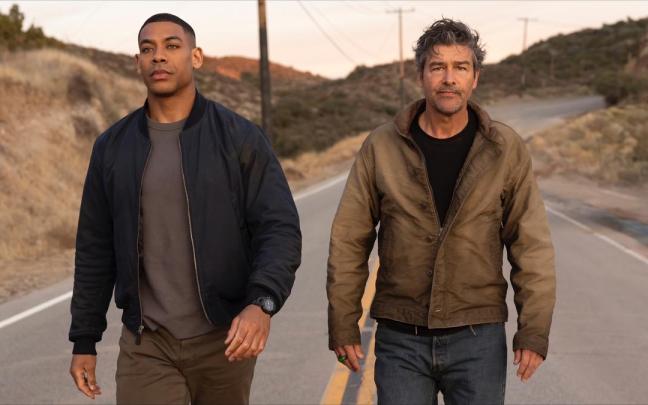 Aaron Pierre y Kyle Chandler, en una imagen de la serie ‘Linternas’