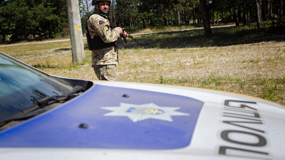 Soldado ucraniano de servicio