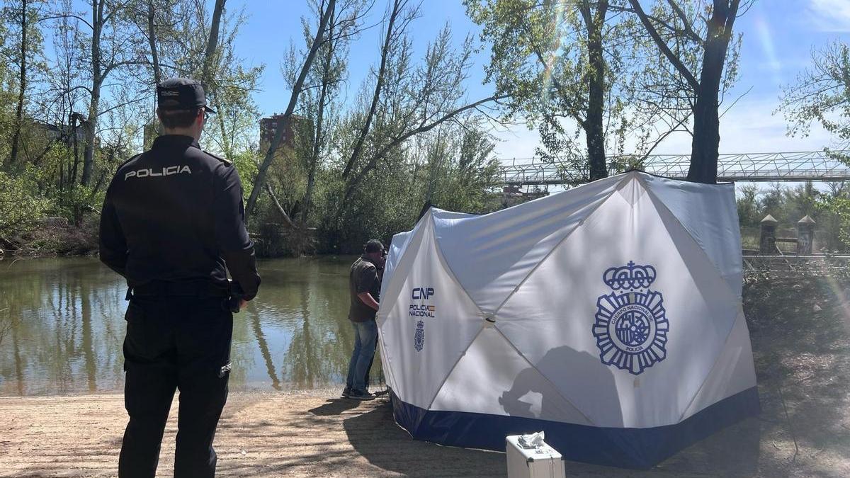 Zona del río donde se localizó el cadáver de Alejandro Aranda.