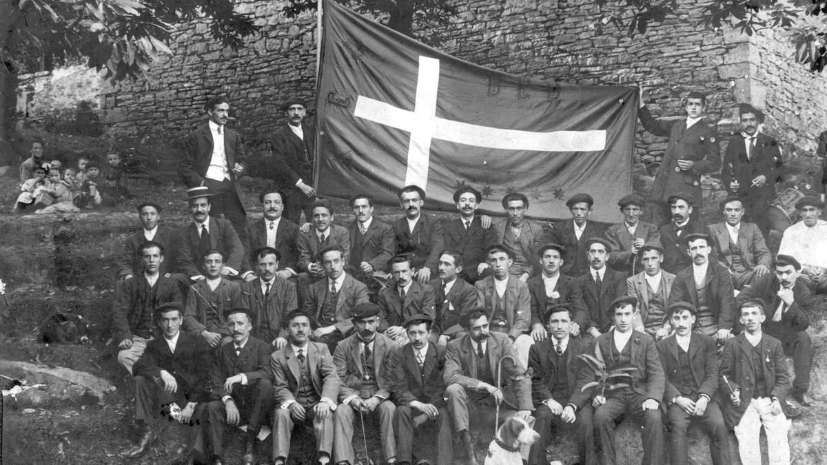 La “Bergarako ikurriña’ que se exhibió en las fiestas de San Marcial de 1905