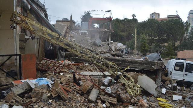 Edificios destruidos por ataques aéreos israelíes al este del Líbano.