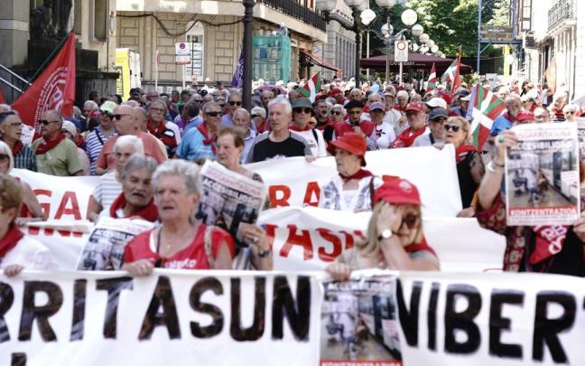 Cientos de personas han participado en la manifestación