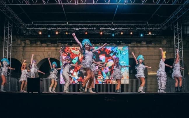 Foto de la presentación de las comparsas de los pasados Carnavales en Irun.