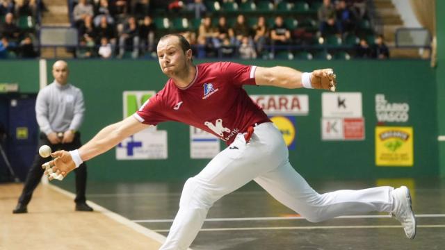 Unai Laso y Jon Ander Albisu doblegan a Elordi-Zabaleta en la quinta jornada del Campeonato de Parejas.