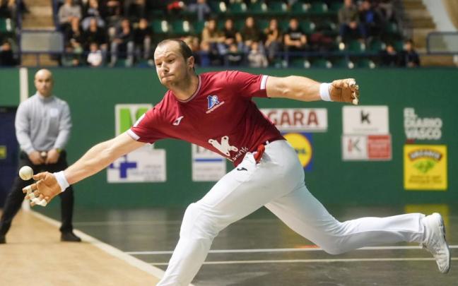 Unai Laso y Jon Ander Albisu doblegan a Elordi-Zabaleta en la quinta jornada del Campeonato de Parejas.