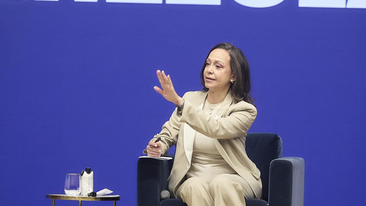 La opositora venezolana María Corina Machado ofrece declaraciones a los medios.