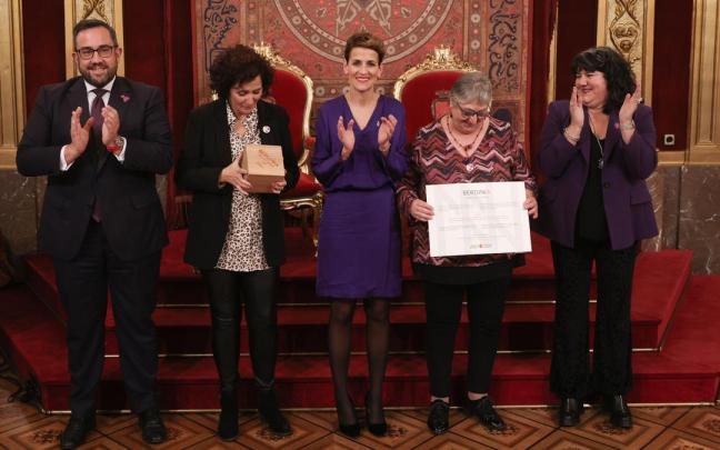 Entrega del Premio Berdinna a la COMFIN “por llevar la lucha por la igualdad a todos los rincones de Navarra”