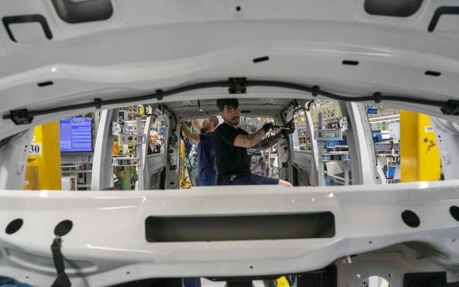 Línea de producción de la fábrica de Mercedes - Benz en Gasteiz.