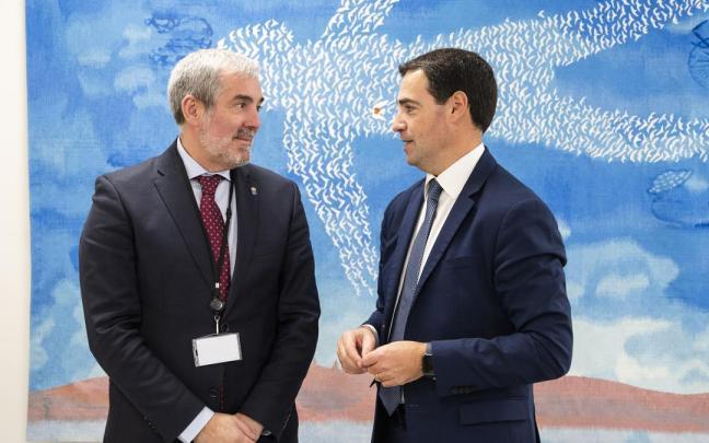 El presidente canario, Fernando Clavijo, con el lehendakari, Imanol Pradales, en un encuentro anterior / Irekia El presidente canario, Fernando Clavijo, con el lehendakari, Imanol Pradales, en un encuentro anterior