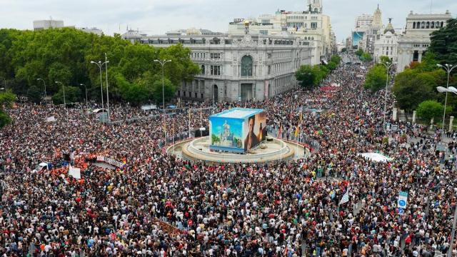 Miles de manifestantes abarrotan las calles de Madrid por la crisis de la vivienda