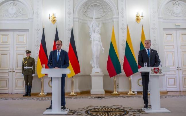 El canciller alemán, Friedrich Merz, y el presidente de Lituania, Gitanas Nauseda, durante su rueda de prensa conjunta en Vilna. / EP El canciller alemán, Friedrich Merz, y el presidente de Lituania, Gitanas Nauseda, durante su rueda de prensa conjunta en Vilna.