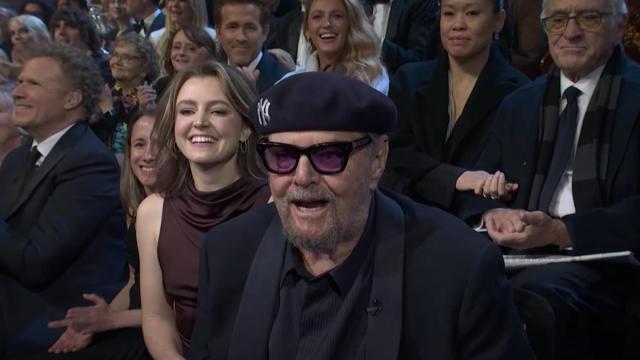 Jack Nicholson apareció por sorpresa en el programa especial del 50 aniversario de SNL.