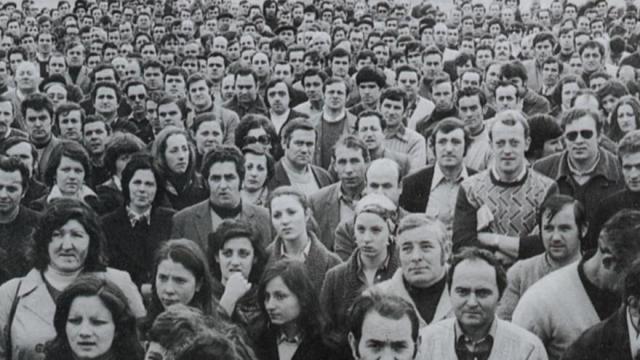 Asamblea de trabajadores durante la huelga.