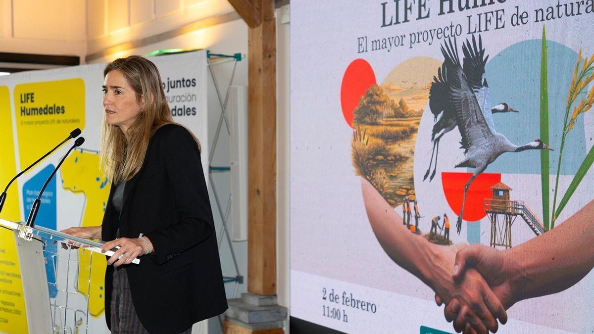 Foto de la ministra Sara Aagesen durante la presentación del proyecto en Ekoetxea Txingudi.