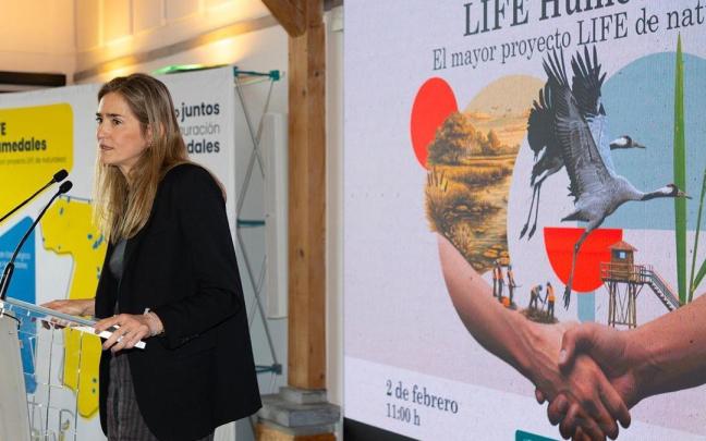 Foto de la ministra Sara Aagesen durante la presentación del proyecto en Ekoetxea Txingudi.