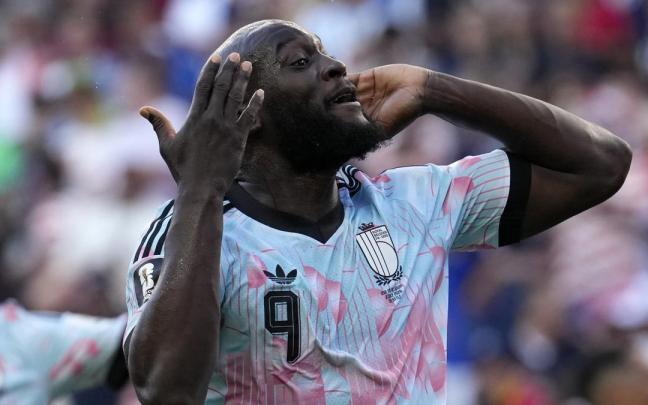 Lukaku celebra uno de los goles imitando una llamando de teléfono.