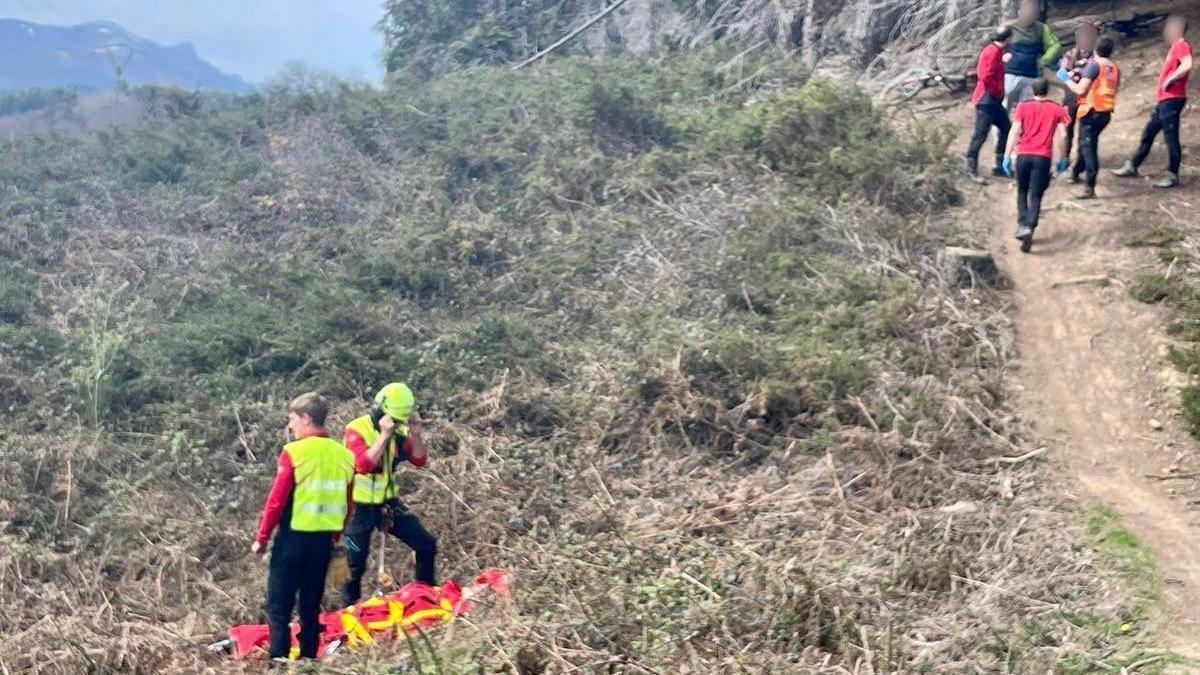 Rescate del ciclista accidentado