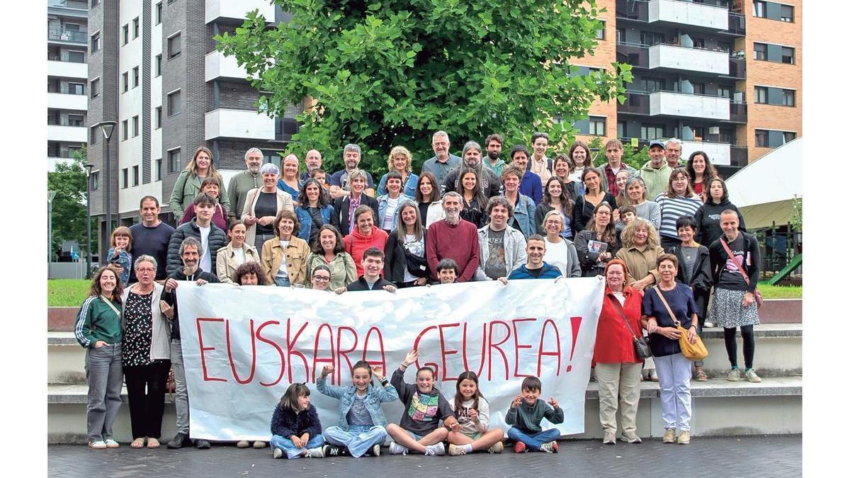 'Astigarraga 2026' urtekariko portadako argazkia.