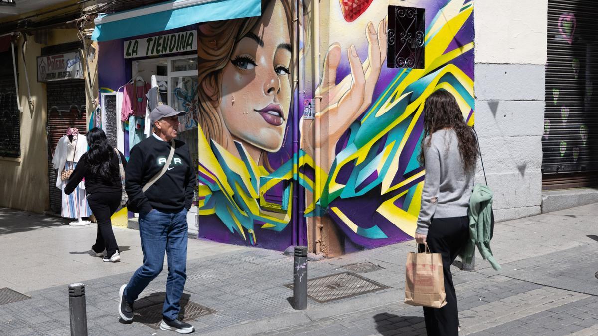 Las calles del madrileño barrio de Lavapiés están llenas de arte urbano.