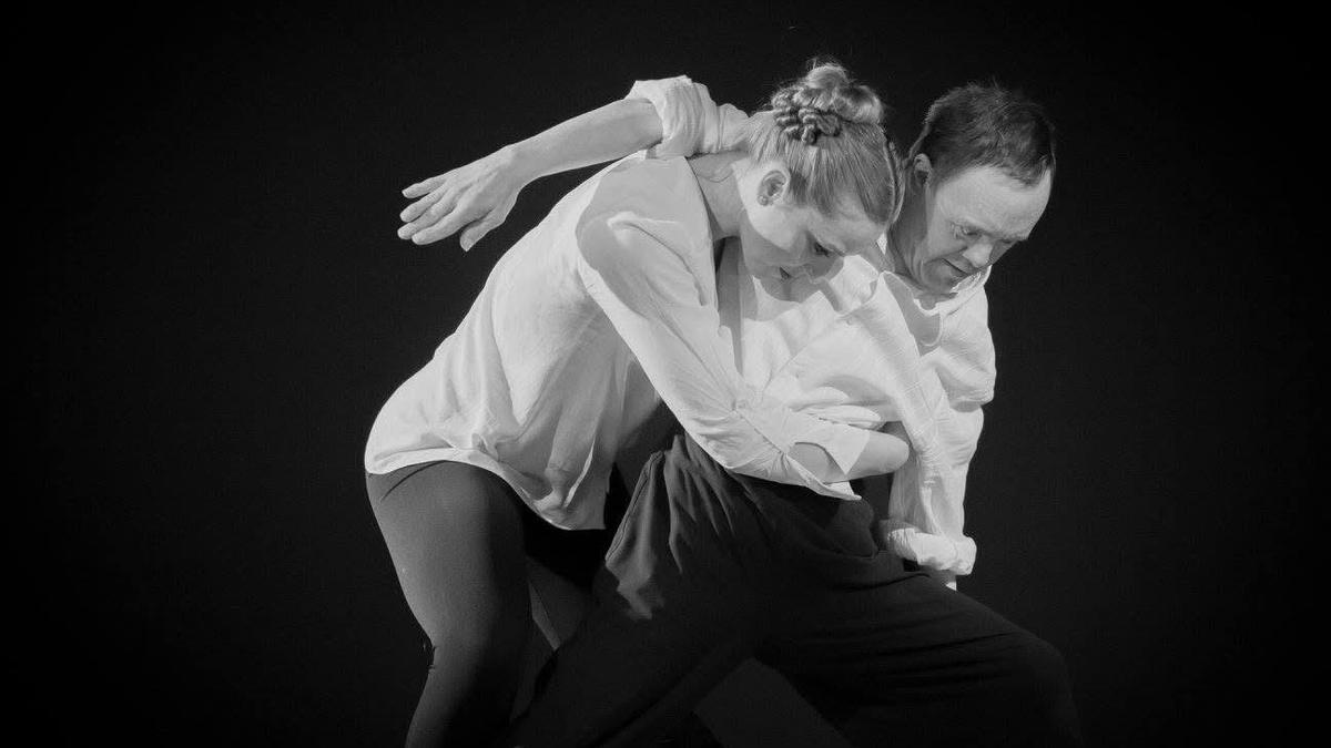 Miren Gómez y Félix González en una actuación.