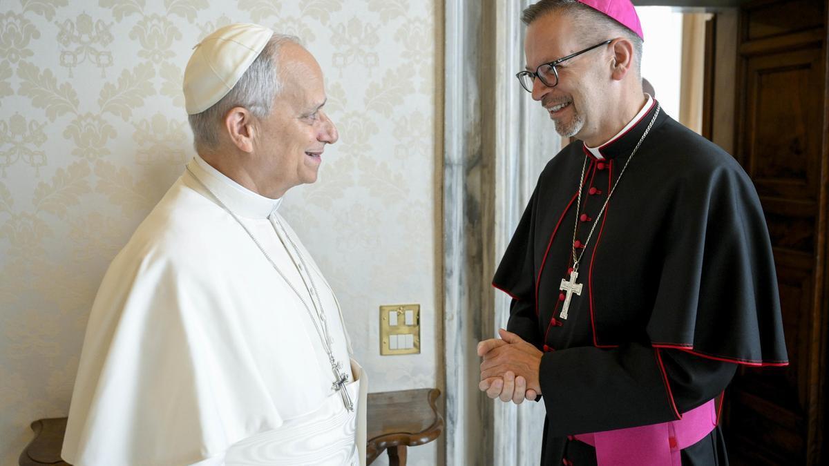 En imágenes: El Papa León XIV elige sus cuatro películas favoritas en un encuentro con personalidades del cine