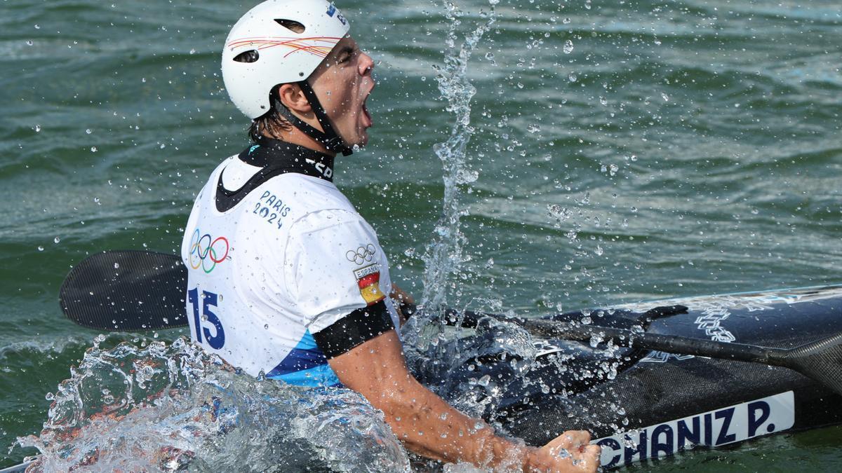 Pau Etxaniz celebra su bronce olímpico.