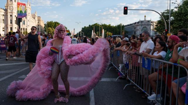 Ambiente en las calles de Madrid, durante la manifestación estatal del Orgullo LGTBI+.
