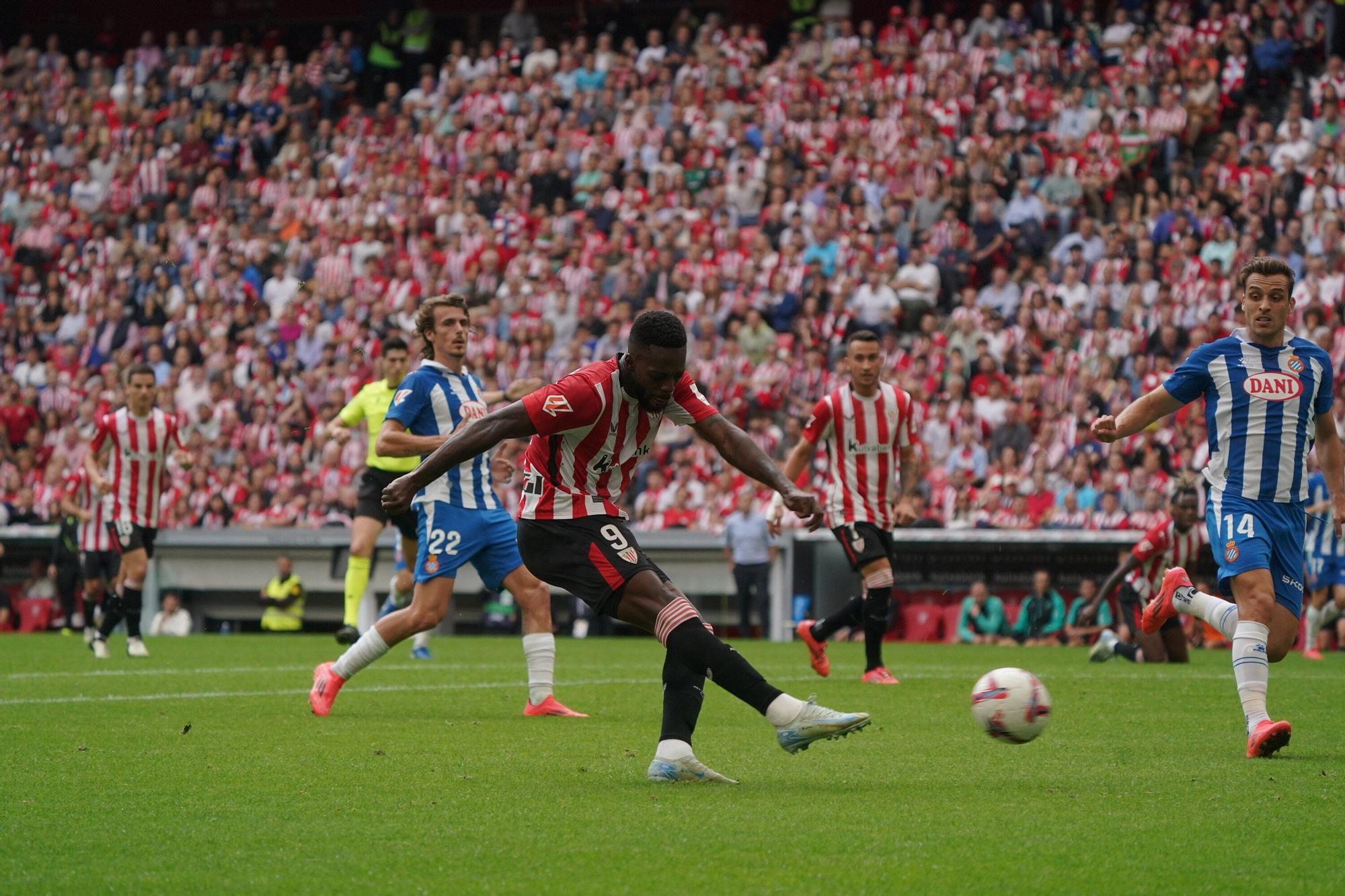 Iñaki Williiams hizo en San Mamés dos de los cuatro goles del Athletic en la visita del Espanyol. / BORJA GUERRERO