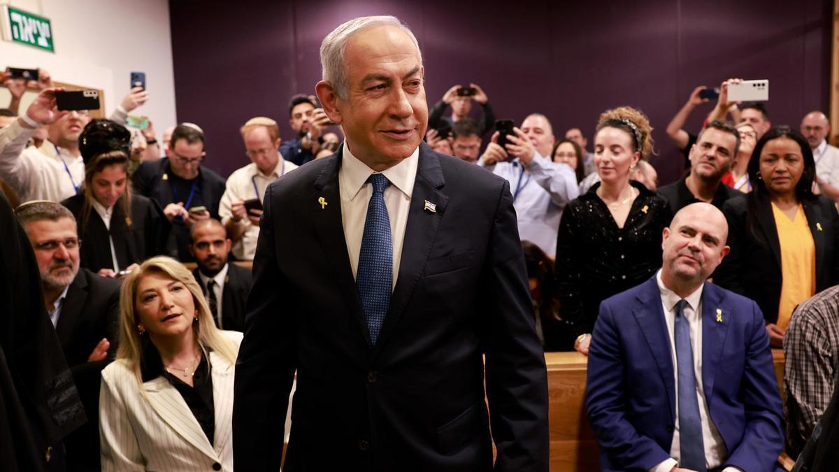 Netanyahu, ante el tribunal que le investiga por corrupción.