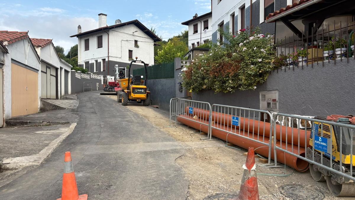 La maquinaria pesada ya está trabajando en el barrio de Salud e Higiene