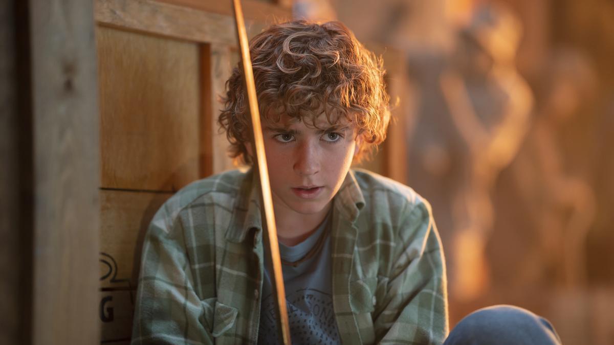 Escena de la serie de Percy Jackson adaptada por Disney+.