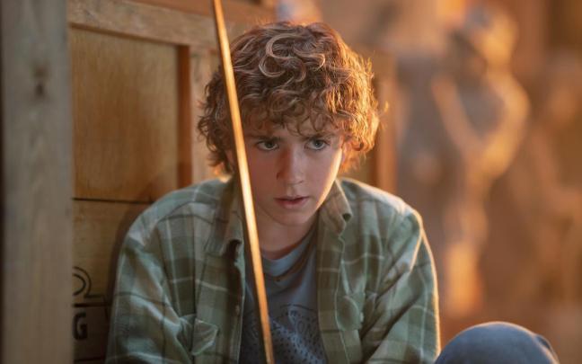 Escena de la serie de Percy Jackson adaptada por Disney+.