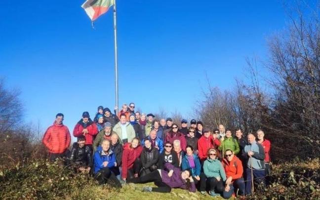 El club iurretarra fomenta el montañismo